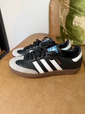 Adidas Samba Black, White & Gum Sole Classic Sneakers - size M4 / W6